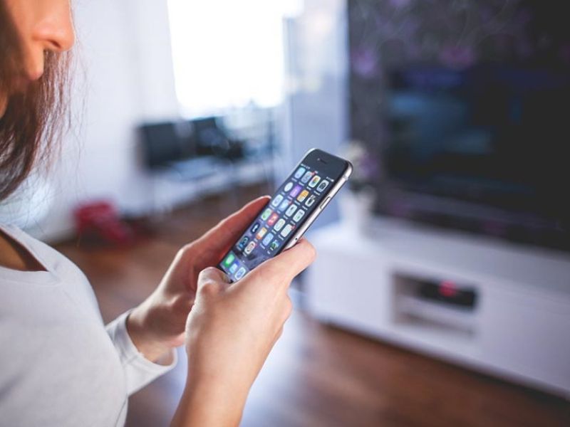 Consumo envía advertencias de sanción a grandes "influencers" por publicidad encubierta