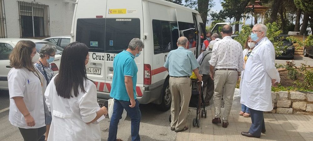 Termina el traslado de 48 personas evacuadas por el incendio de Sierra Bermeja