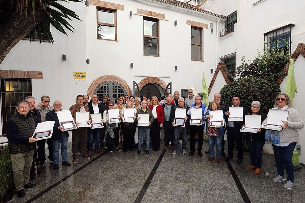 El Ayuntamiento reconoce “la profesionalidad y entrega” de más de medio centenar de empleados municipales que se han jubilado este año