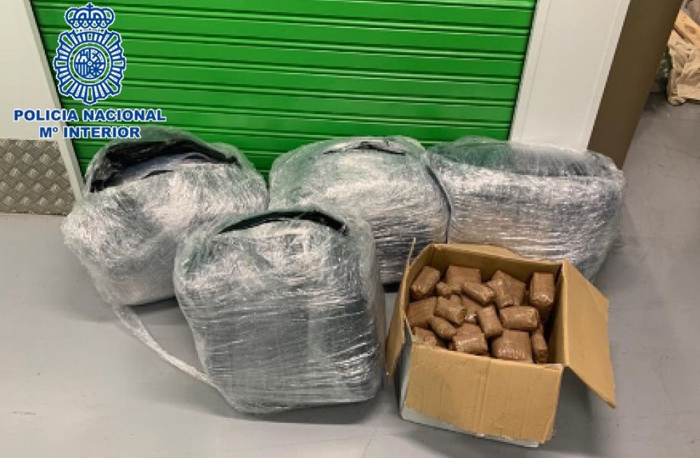 La Policía Nacional desarticula en Mijas una red criminal que enviaba droga a Alemania oculta en palés cargados con mercancía legal