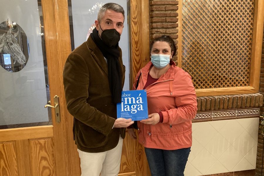 La Diputación entrega placas de \'Sabor a Málaga\' a productores de Álora