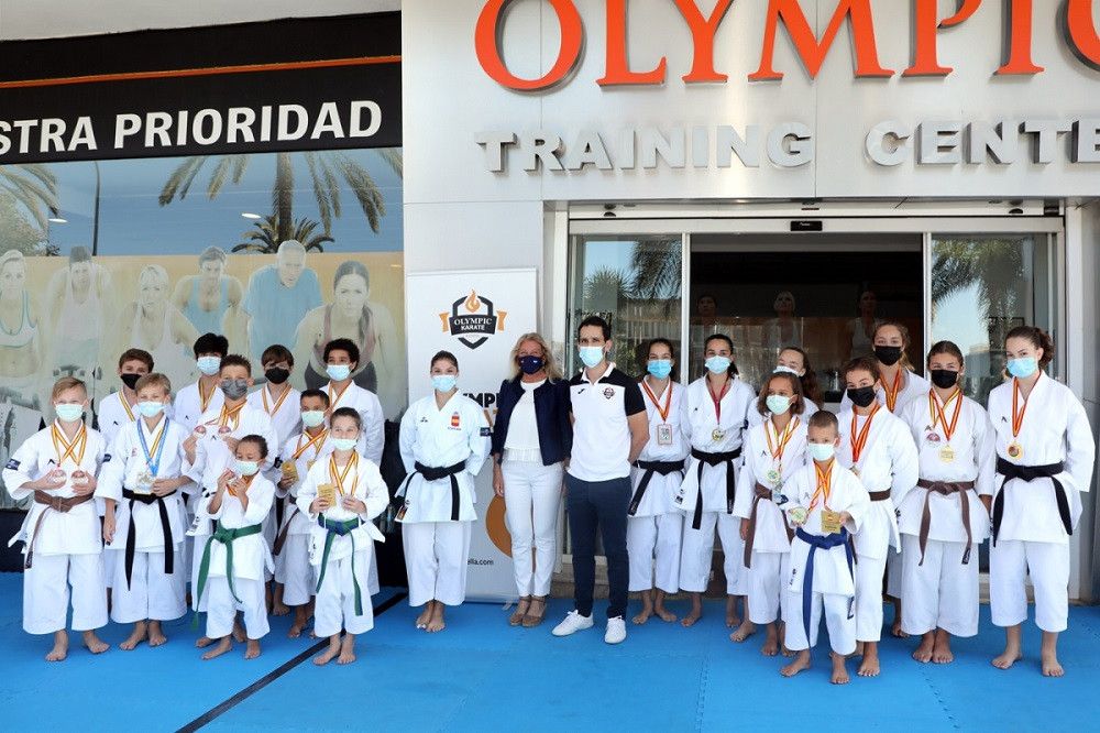 La deportista Sabrina Medero lucirá la Marca Marbella en el kimono del equipo nacional durante su participación en el próximo Campeonato Europeo de Kárate
