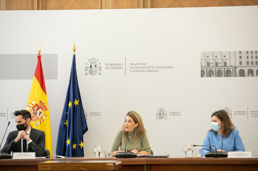 El Gobierno asegura que tomará medidas en el sector del transporte para acabar con la huelga