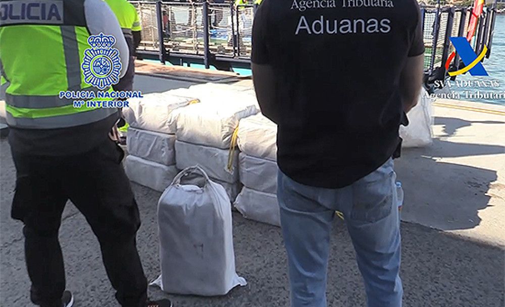 Intervenido un velero con 2.500 kilos de cocaína procedente del Caribe y con rumbo a la zona de Canarias