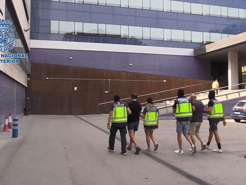 La Policía Nacional detiene a cuatro personas acusadas de pretender sabotear La Vuelta a su paso por la provincia de Lleida