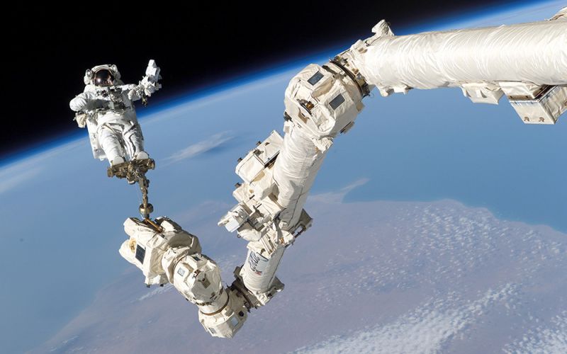 Astronautas norteamericanos y europeos realizarán durante este mes dos caminatas espaciales