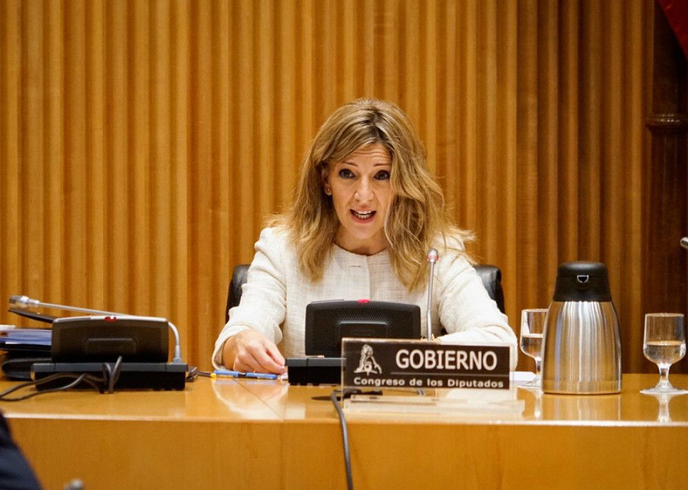 La ministra de Trabajo se propone "abordar definitivamente la asignatura pendiente de la democracia en España : el trabajo decente"