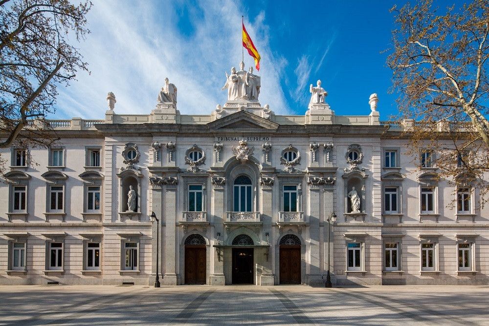 El Tribunal Supremo considera que engañar utilizando ofertas laborales falsas es una estafa agravada por ser el trabajo un bien de primera necesidad