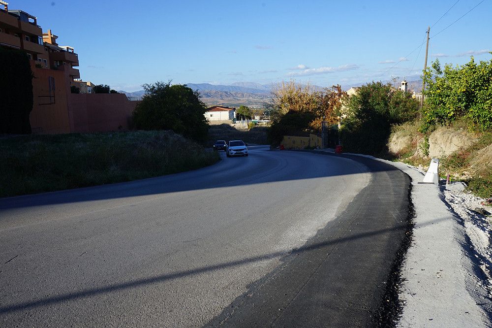 Finalizan las obras de renovación de la red de agua en la avenida Fuengirola de Coín que financia la Diputación de Málaga
