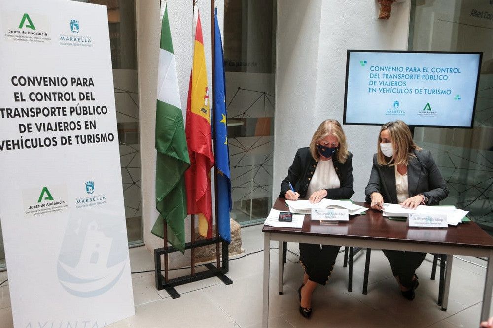 La Junta y el Ayuntamiento de Marbella firman un convenio para reforzar la inspección en VTC y taxis