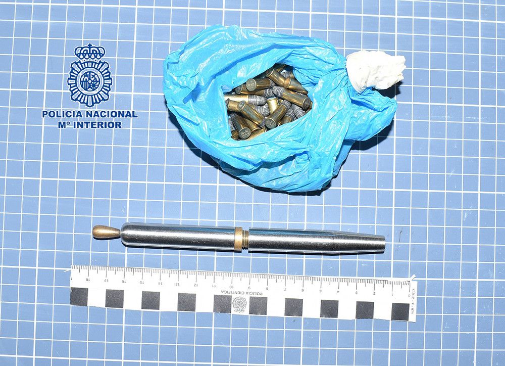 La Policía Nacional detiene a un hombre por disparar con un bolígrafo-pistola’ a  su casero, que recibió un tiro en el rostro