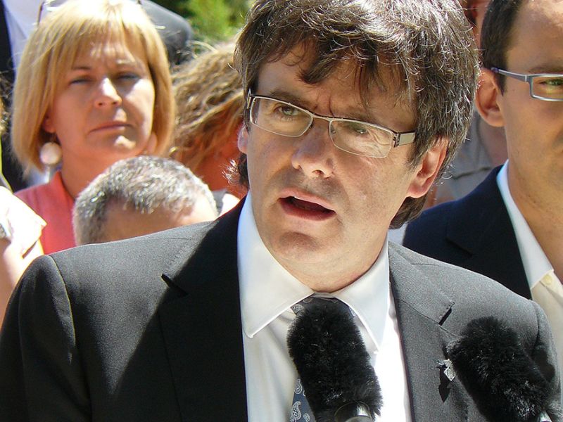 El juez García Castellón pide al Supremo que investigue a Puigdemont, Rovira y otras diez personas por terrorismo en el caso de "Tsunami Democratic"