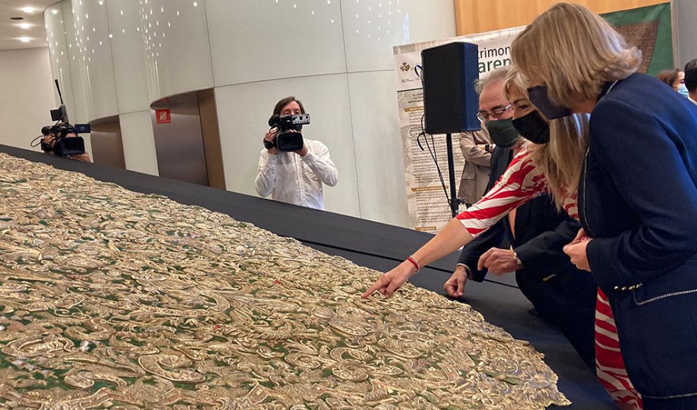 Cultura culmina la restauración del manto de la Coronación de la Macarena