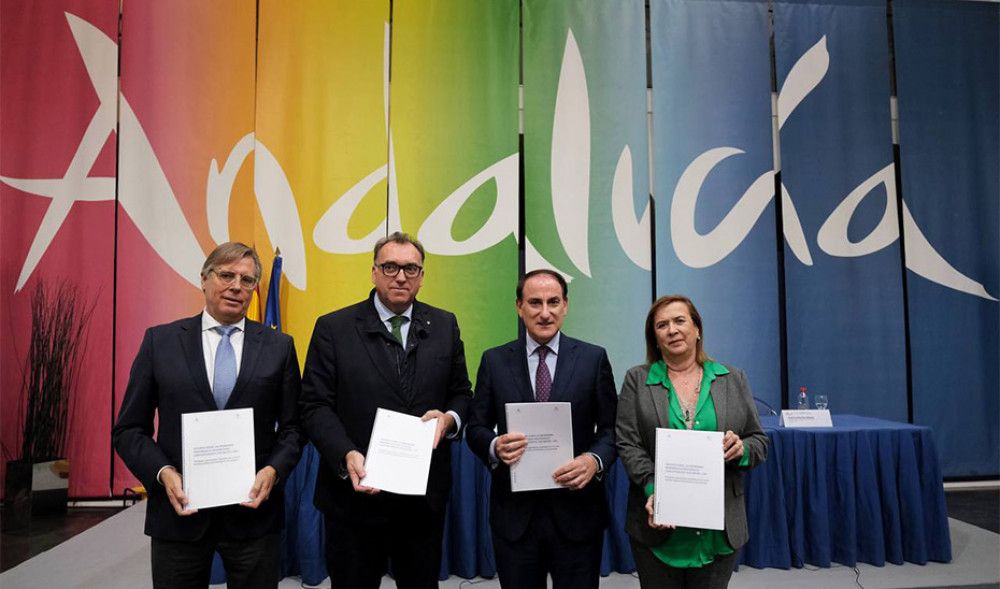 La Junta de Andalucía impulsará la corresponsabilidad en el turismo integrando a los empresarios en su gestión