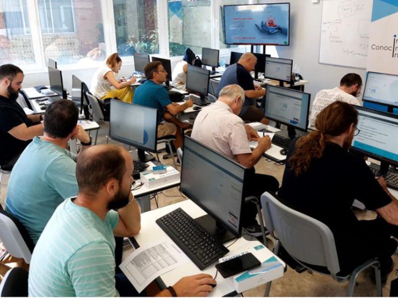 Abierto el plazo para cursos gratuitos en 5G de Inteligencia Artificial, Realidad Virtual e Internet de las Cosas para 200 desempleados