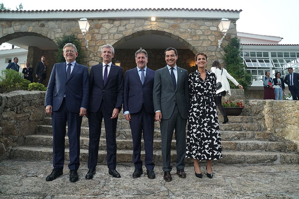 El presidente andaluz defiende hacer más competitivo el territorio con una fiscalidad amable que contribuya a fijar población