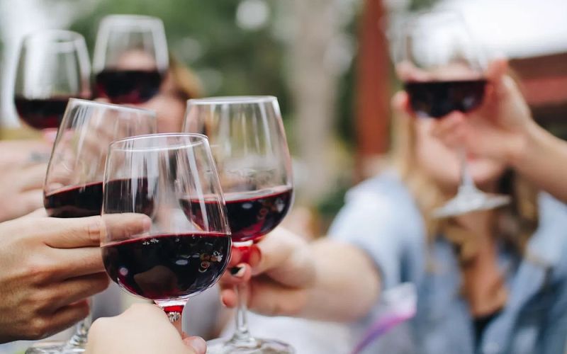 Varios estudios demuestran que incluso el consumo moderado de alcohol es perjudicial para la salud