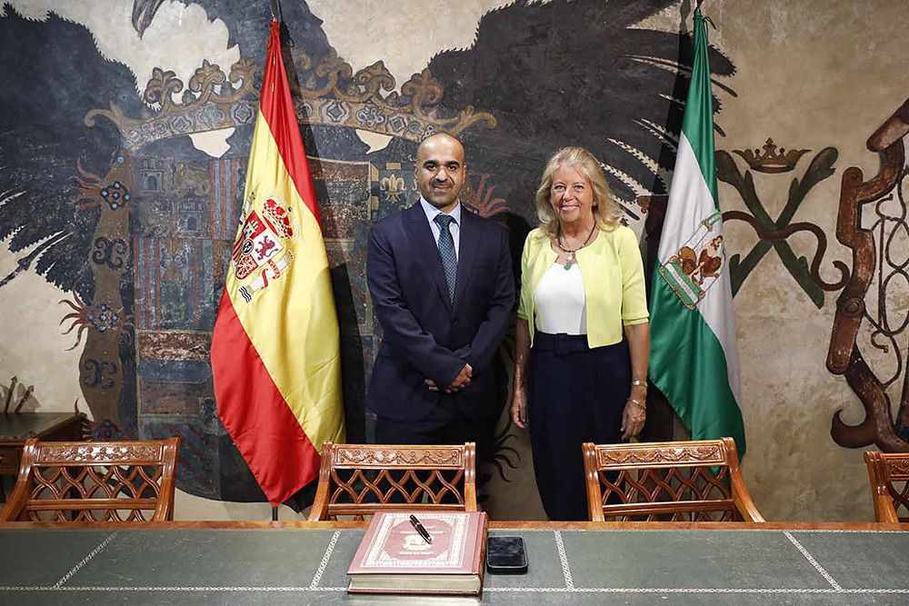 La alcaldesa recibe al nuevo cónsul general de Arabia Saudí y valora el incremento de los visitantes procedentes de este país a la ciudad durante este verano