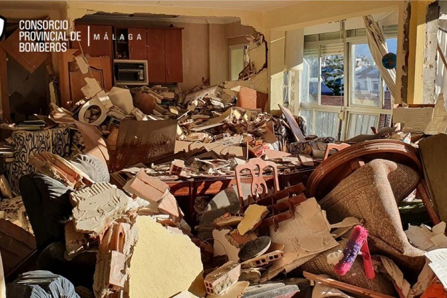 Un muerto y un herido por una explosión de gas en una vivienda de Torre del Mar