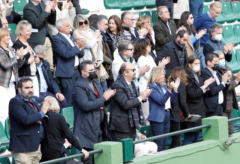La alcaldesa subraya en la primera jornada de la eliminatoria de la Qualifier de Copa Davis “la importancia para Marbella de este gran evento deportivo y turístico”, que ha agotado la venta de localidades