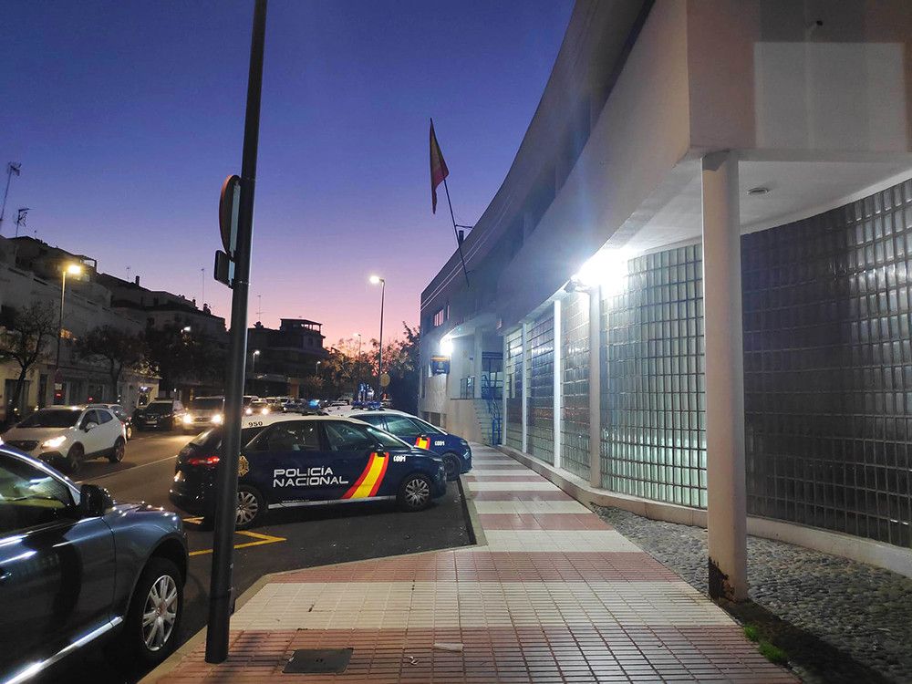 La Policía Nacional detiene a dos varones marroquíes pertenecientes a un grupo criminal por tres robos con violencia de relojes de gama alta