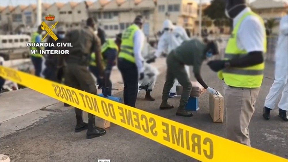 Intervenido un velero que navegaba por aguas internacionales cerca de Senegal con 5,1 toneladas de hachís