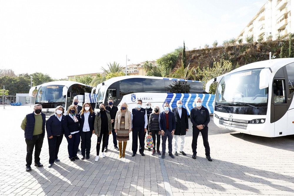 El Ayuntamiento renueva la flota del servicio de transporte escolar y universitario con la adquisición de tres autobuses