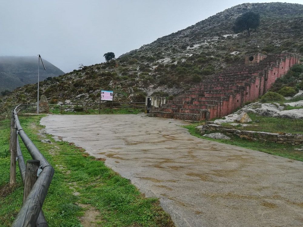 La Diputación mejorará la iluminación interior y el carril de acceso a la Cueva de Ardales