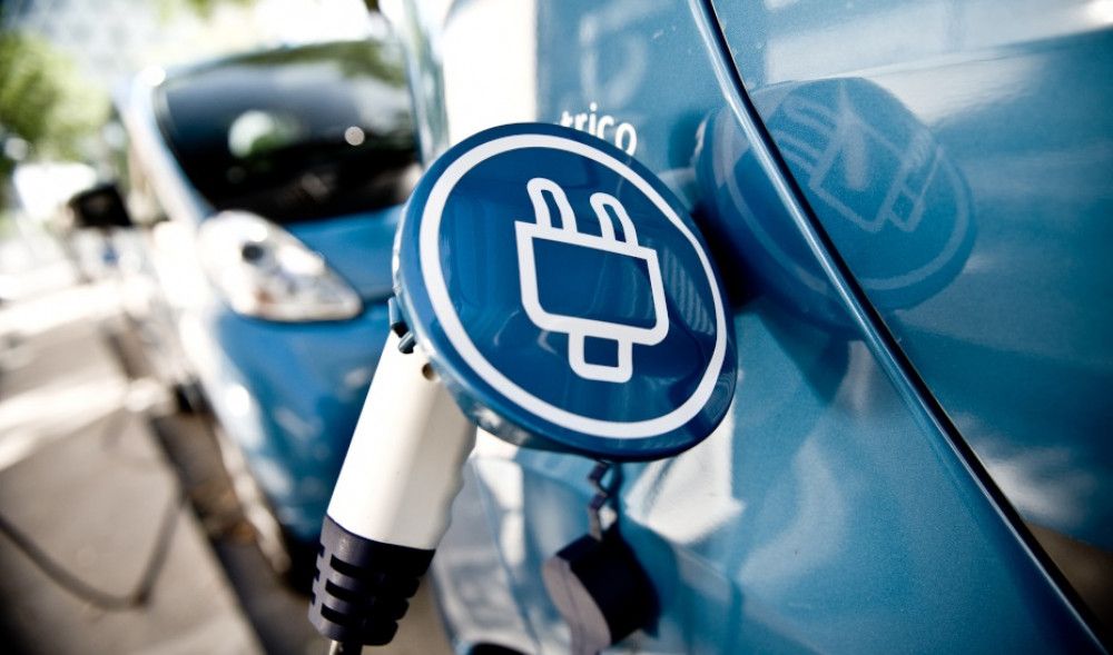 El Consejo de Ministros aprueba una norma que exige una infraestructura mínima en las edificaciones para la recarga de vehículos eléctricos