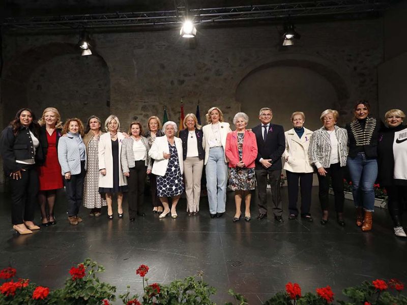 Homenaje institucional a 13 mujeres de San Pedro Alcántara en el Centro Cultural Trapiche de Guadaiza