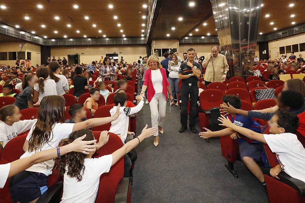 La Asociación Profesional de Bomberos de Marbella publica un cómic solidario dirigido a los jóvenes a beneficio de Debra Piel de Mariposa y Somos tu Ola