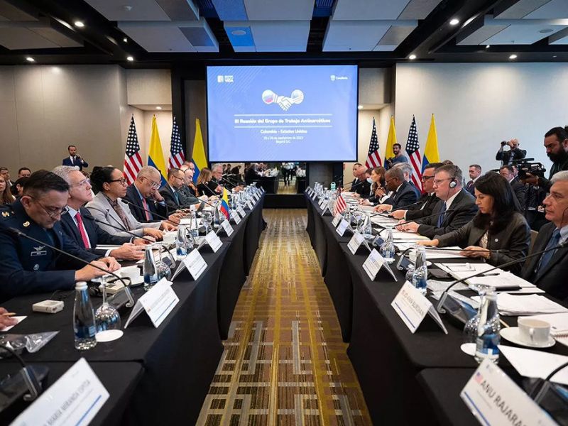Colombia presenta a EEUU su nueva política antidrogas