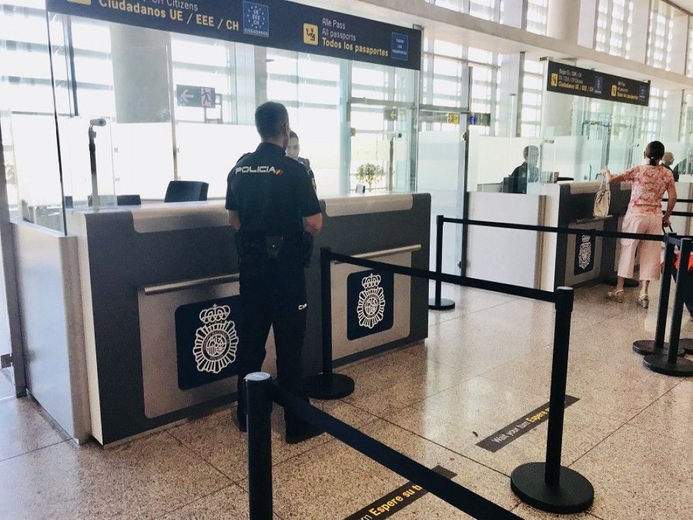 Interceptada en el Aeropuerto de Málaga una joven marroquí que intentaba viajar a su país con una prueba PCR  falsificada