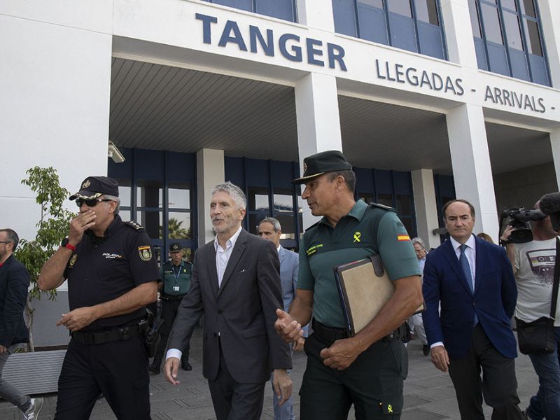 Visita del ministro del Interior al dispositivo de la Operación Paso del Estrecho en el puerto de Algeciras