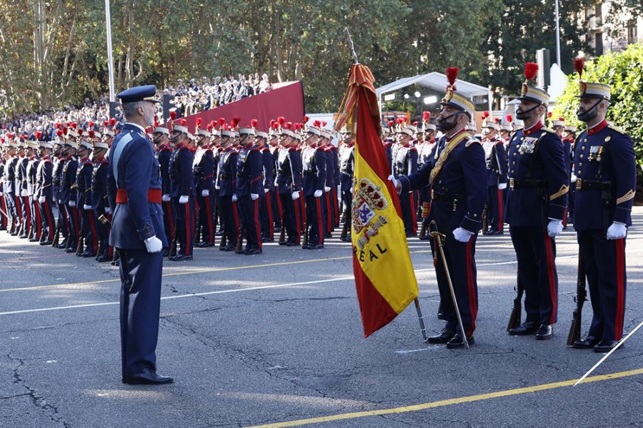 Los reyes, acompañados de la princesa de Asturias, presiden los actos por el Día de la Fiesta Nacional