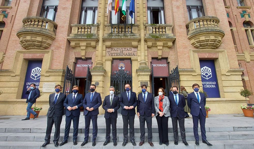 Juan Bravo presenta el Fondo de Desarrollo Urbano a los empresarios de Córdoba