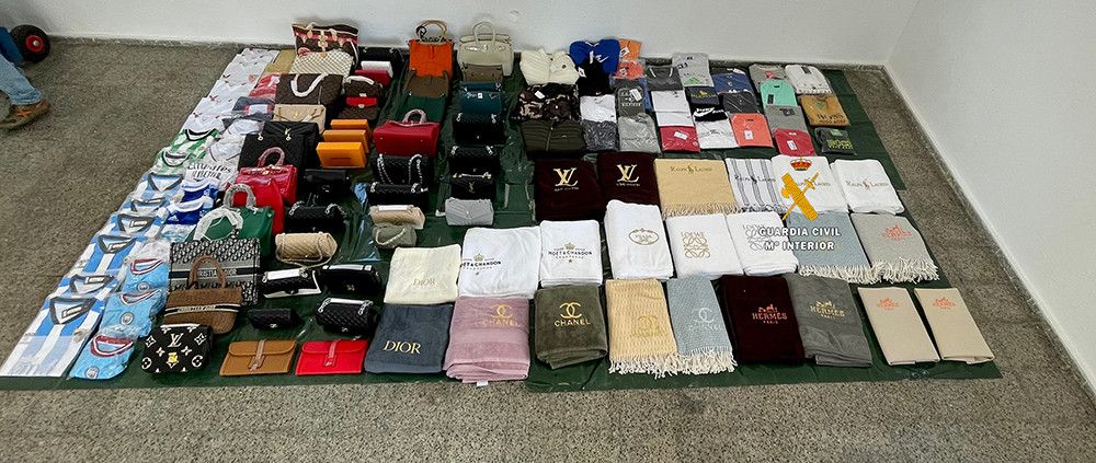 La Guardia Civil investiga a cuatro personas por la supuesta comisión de un delito contra la propiedad industrial