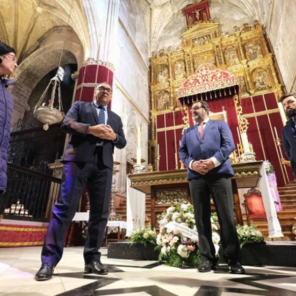 El consejero de Cultura reafirma el compromiso de la Junta con el arte sacro y las artes escénicas y musicales en Andalucía
