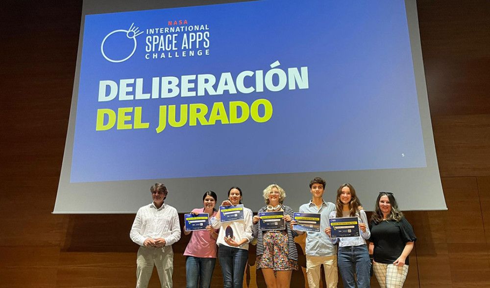 Seis jóvenes matemáticos, ingenieros y físicos y cinco estudiantes andaluces ganan el NASA International Space Apps Sevilla