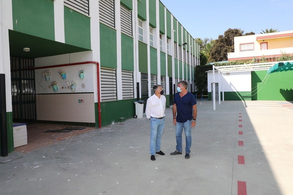 El Plan de Conservación de Centros Educativos desarrolla más de 70 actuaciones en los cinco colegios de San Pedro Alcántara durante los meses de verano