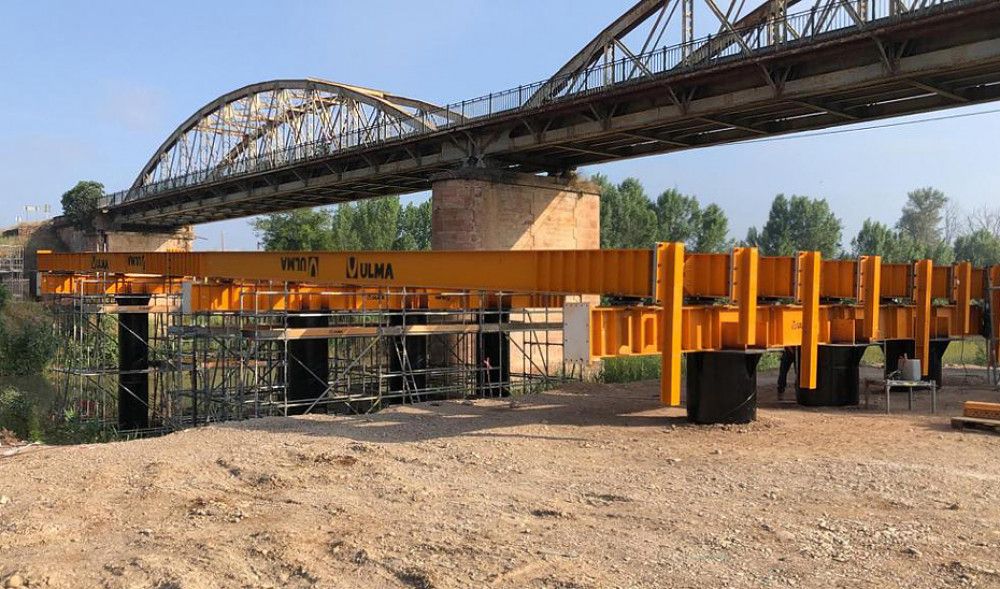 Un paso provisional facilitará el tráfico durante las obras del puente de hierro de Villa del Río