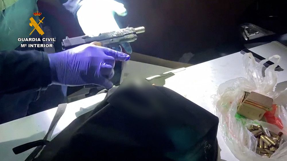 La Guardia Civil desarticula una organización criminal que botaba narcolanchas en las costas alicantinas