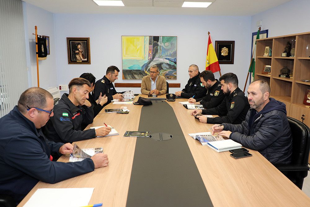 El dispositivo especial de seguridad en Navidad planificado por el Ayuntamiento contará con 150 policías locales de refuerzo en coordinación con otros cuerpos de emergencias