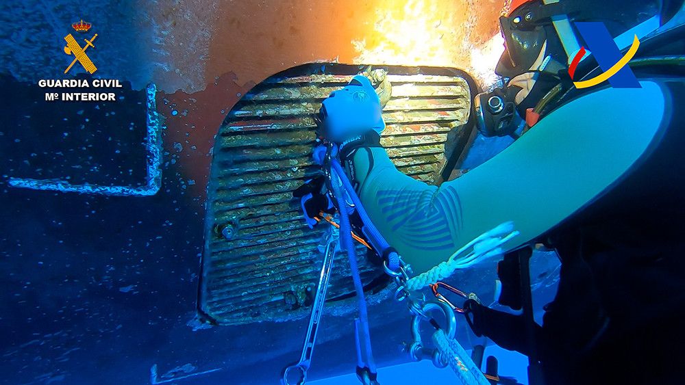 Intervenidos 32 kilos y medio de cocaína en el casco de un barco en el puerto de la Luz de Las Palmas