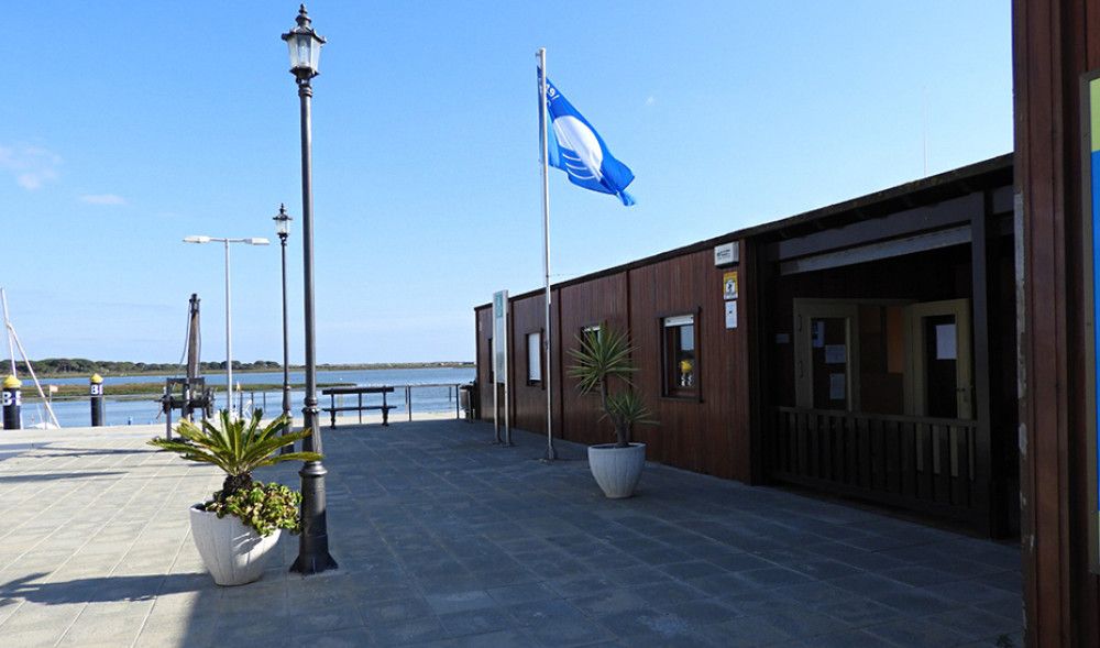 Los puertos andaluces de gestión autonómica reciben nueve banderas azules que premian la calidad de sus instalaciones