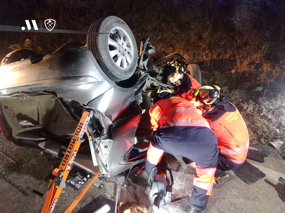 Bomberos del CPB intervienen en un accidente en Ronda en el que han fallecido tres jóvenes