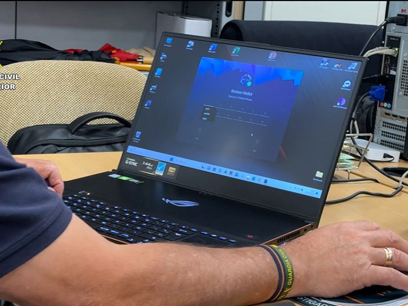 La Guardia Civil detiene en Alicante a dos hackers internacionales que atacaron a un total de 168 empresas con el secuestro de datos