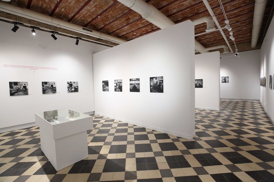 Una exposición fotográfica inédita de La Térmica recoge el paso de la estrella Brigitte Bardot por la provincia de Málaga
