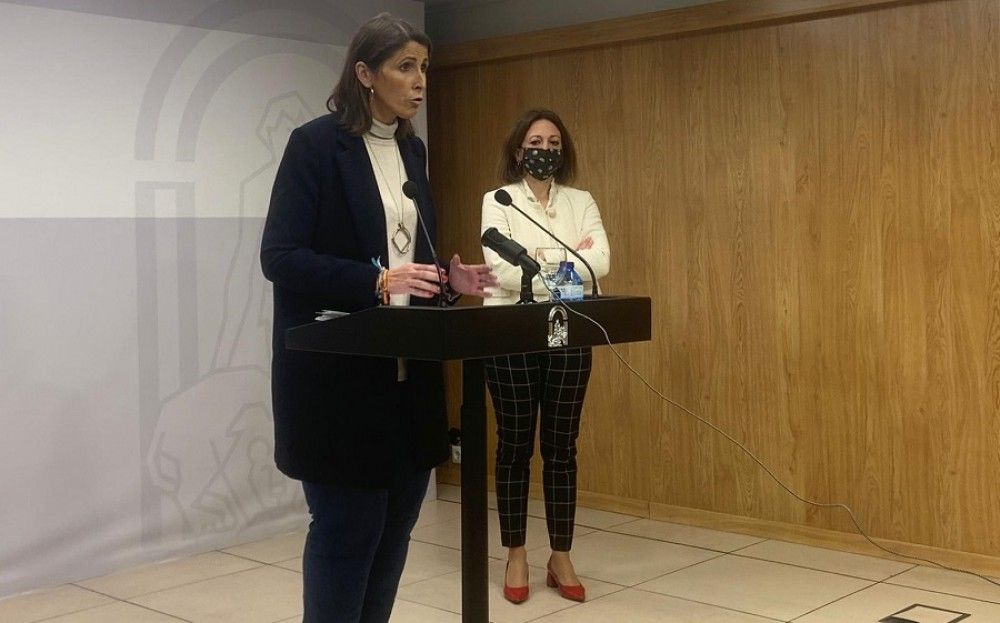 La delegada de Educación sostiene que los centros escolares “son los lugares más seguros para nuestros niños y niñas”