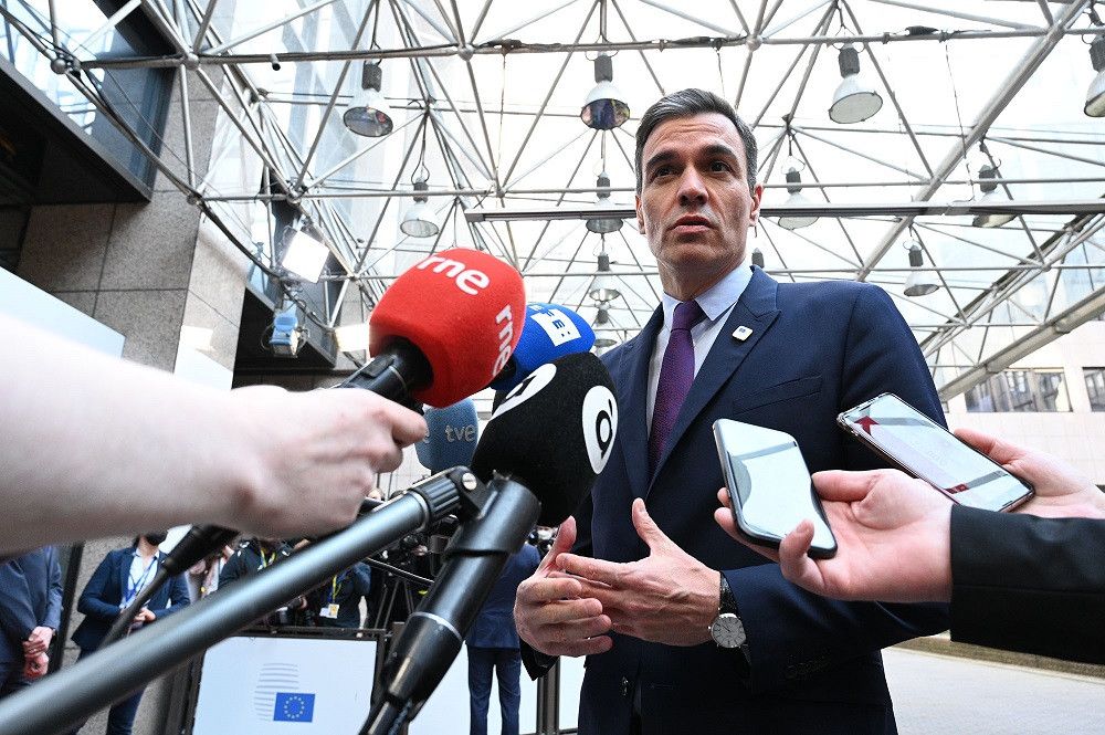 Europa permitirá a España y Portugal tomar medidas excepcionales y temporales para bajar el precio de la electricidad